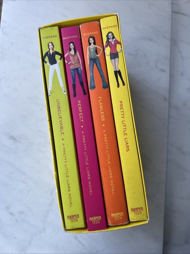 Pretty little liars box set - pretty,